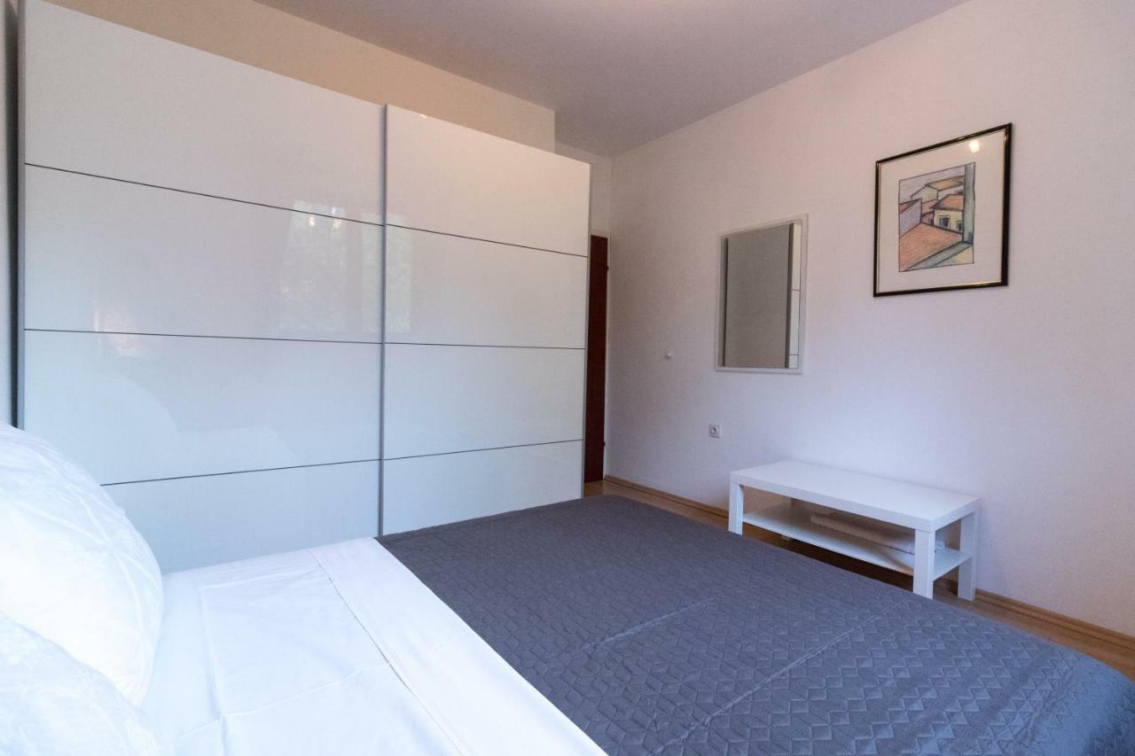 Apartment Beautiful Garden By Rent Istria Porec Bagian luar foto